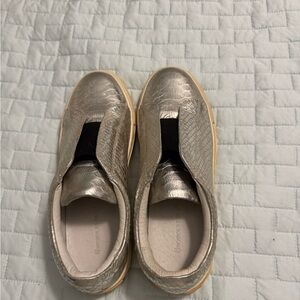 Women’s Choc Blue Silver and black Slip-On Shoes size 8 like new